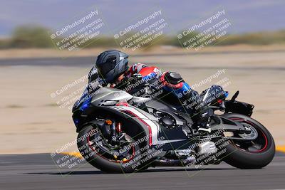 media/Oct-08-2022-SoCal Trackdays (Sat) [[1fc3beec89]]/Turn 16 (125pm)/